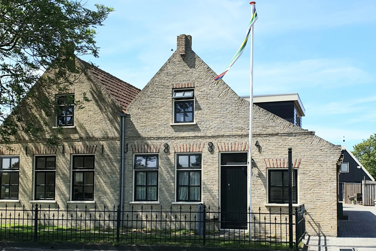 voorgevel.jpg voorgevel.jpg